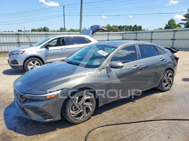 2024 Hyundai Elantra photo