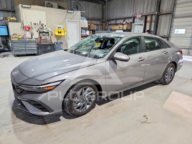 2024 Hyundai Elantra фото