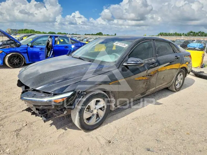 2024 Hyundai Elantra photo
