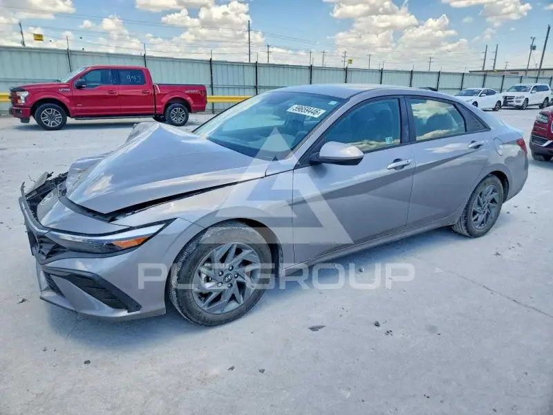 2024 Hyundai Elantra photo