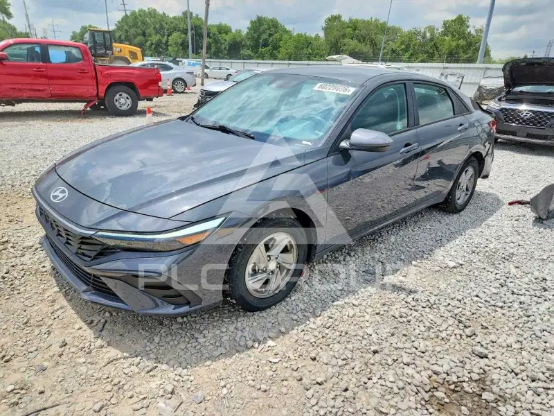 2024 Hyundai Elantra фото