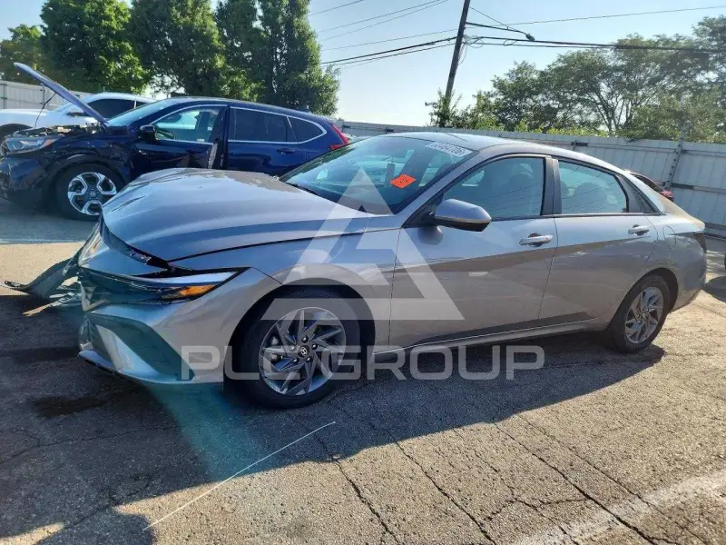 2024 Hyundai Elantra фото
