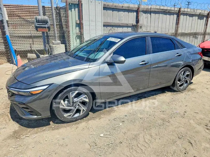 2024 Hyundai Elantra photo