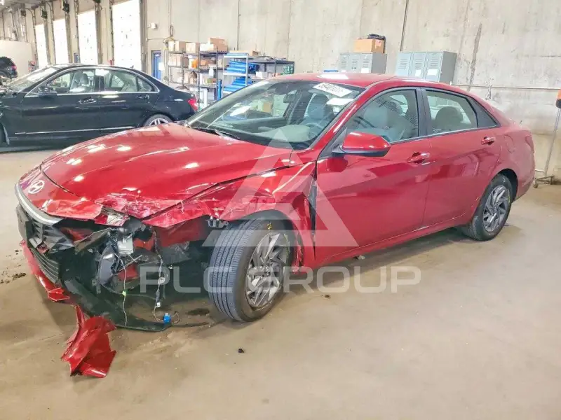 2024 Hyundai Elantra фото