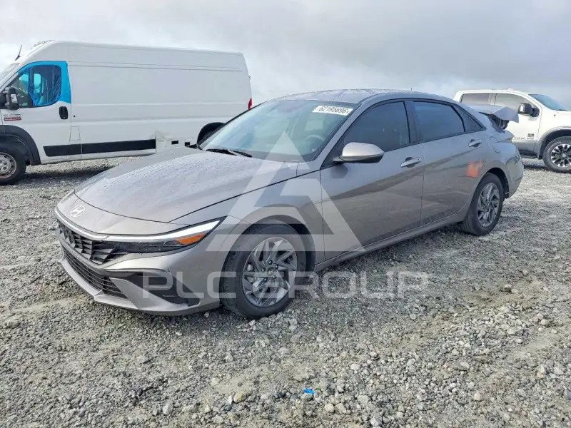 2024 Hyundai Elantra фото