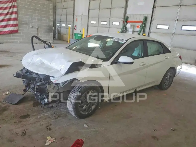 2024 Hyundai Elantra фото
