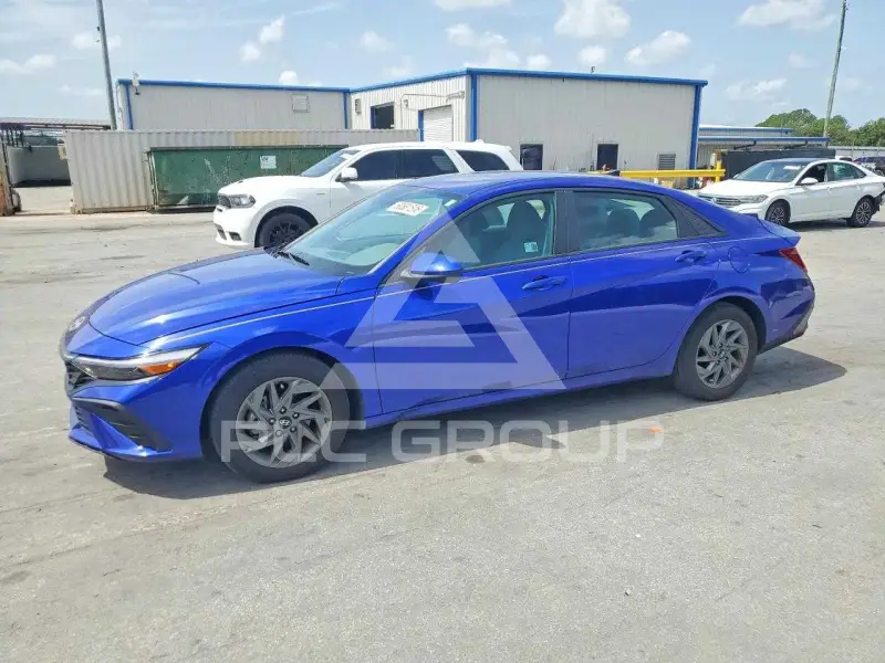 2024 Hyundai Elantra фото