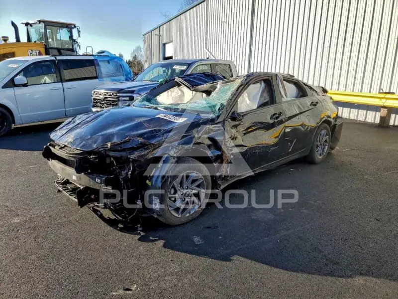 2024 Hyundai Elantra фото