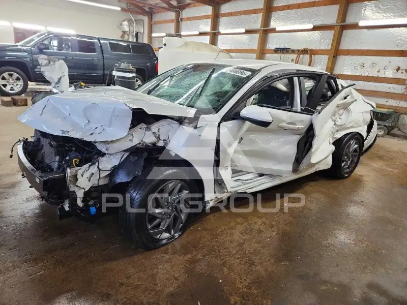 2024 Hyundai Elantra фото