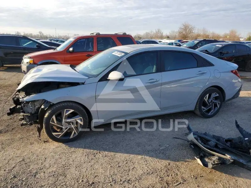 2024 Hyundai Elantra photo