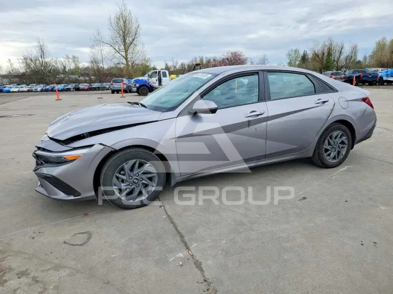 2024 Hyundai Elantra photo