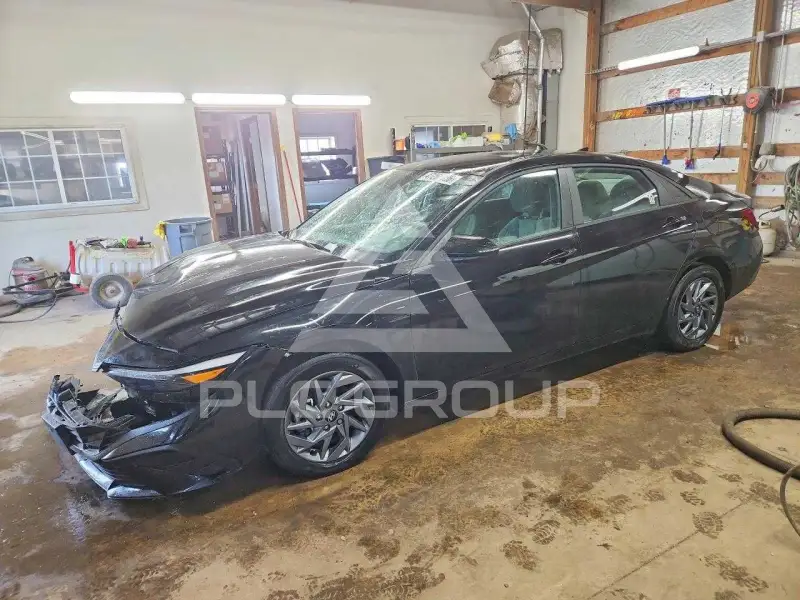 2024 Hyundai Elantra фото
