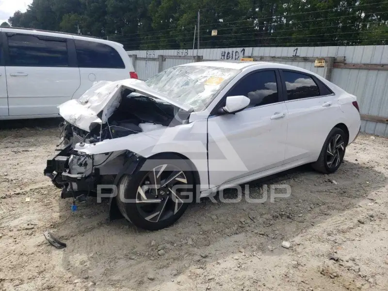 2024 Hyundai Elantra фото