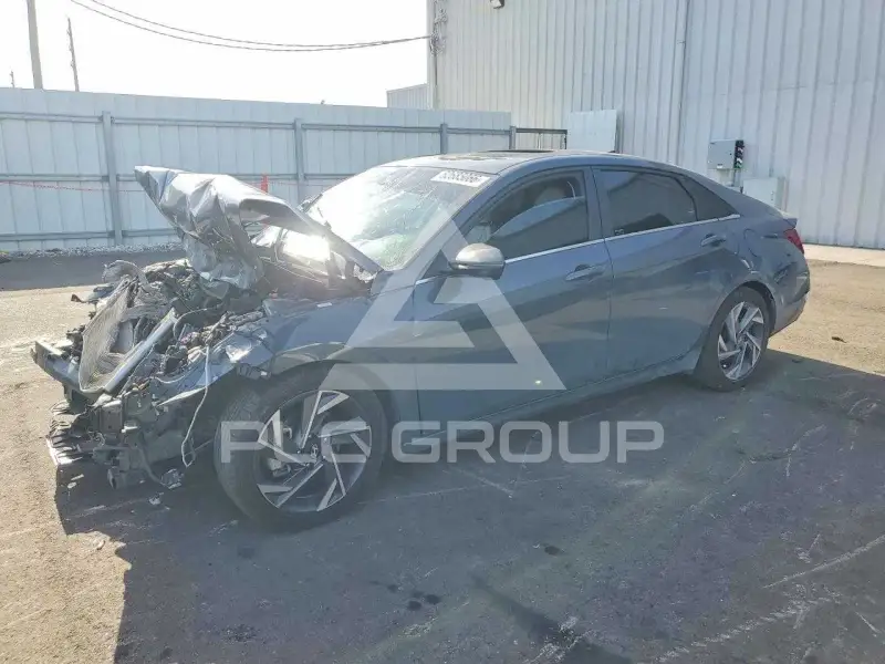 2024 Hyundai Elantra photo