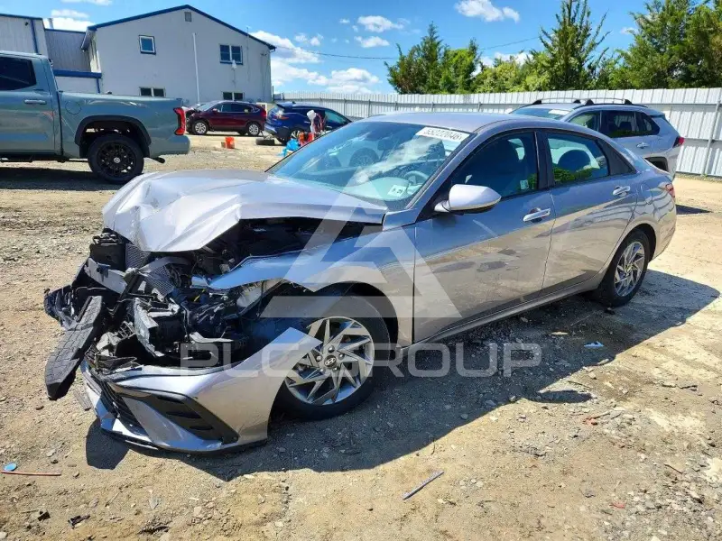 2024 Hyundai Elantra фото