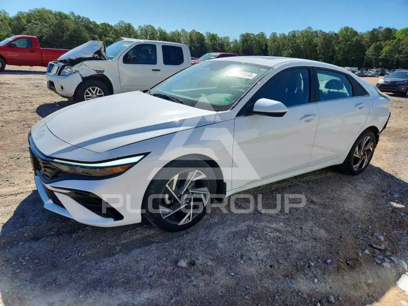 2024 Hyundai Elantra photo