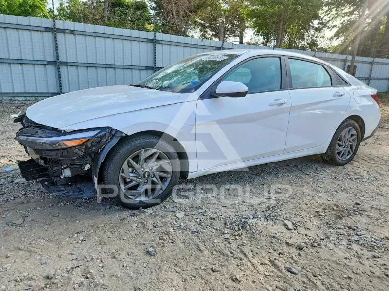 2024 Hyundai Elantra фото