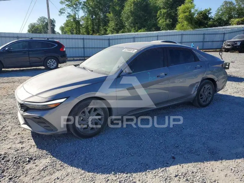 2024 Hyundai Elantra фото