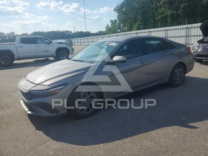 2024 Hyundai Elantra фото