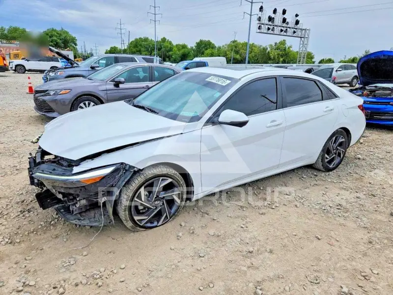 2024 Hyundai Elantra фото
