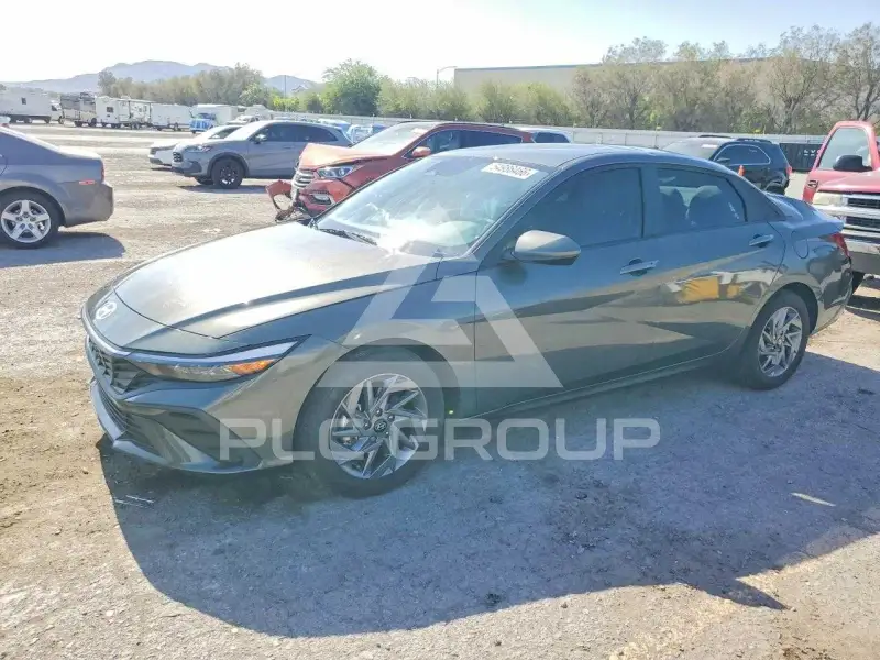 2024 Hyundai Elantra photo