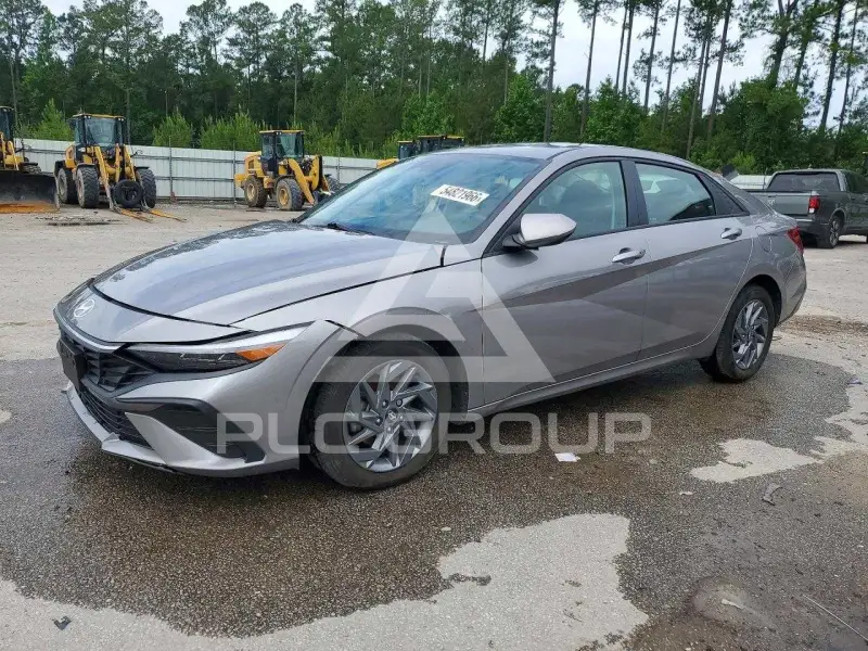 2024 Hyundai Elantra photo