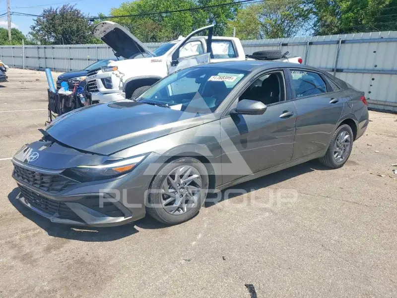 2024 Hyundai Elantra фото