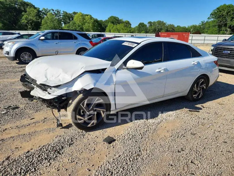 2024 Hyundai Elantra фото