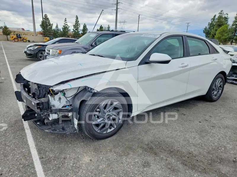 2024 Hyundai Elantra фото