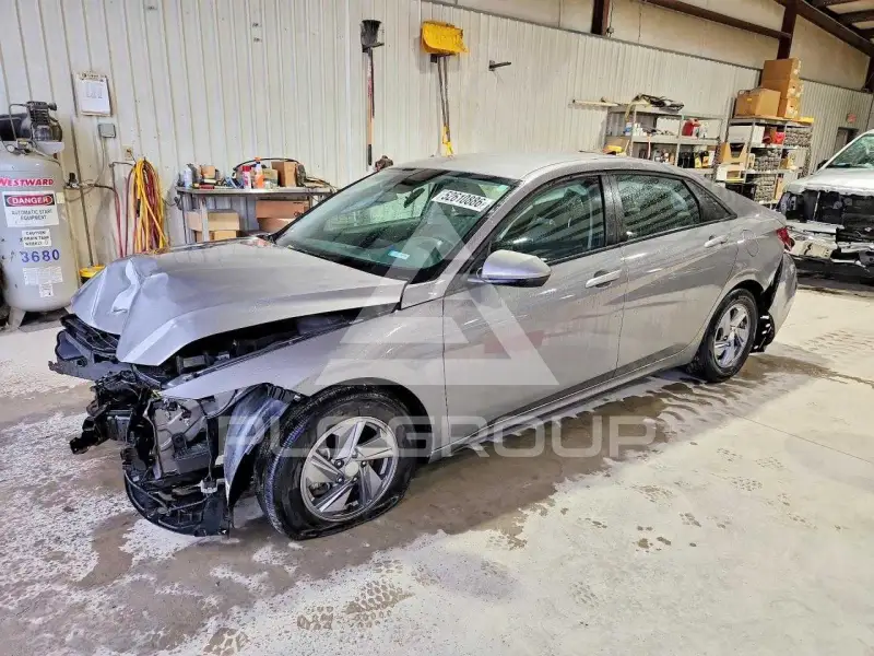 2024 Hyundai Elantra photo