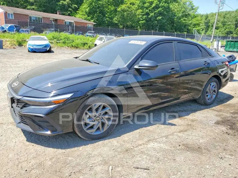 2024 Hyundai Elantra photo