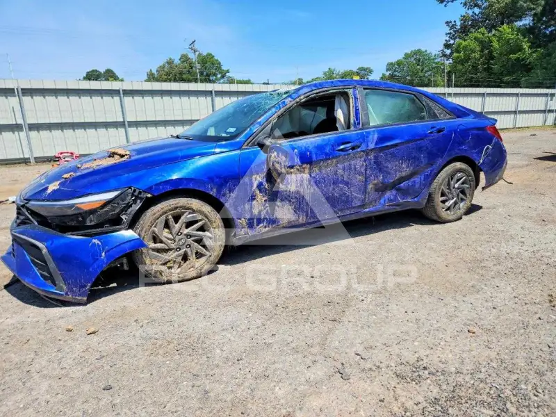 2024 Hyundai Elantra фото