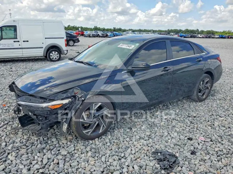 2024 Hyundai Elantra photo