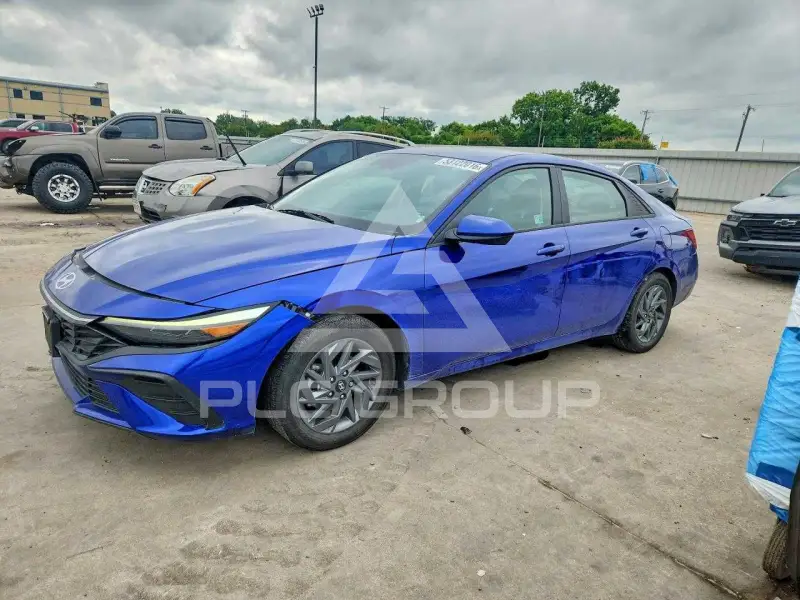 2024 Hyundai Elantra photo