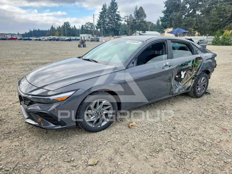 2024 Hyundai Elantra фото