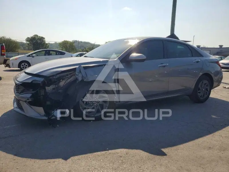 2024 Hyundai Elantra photo
