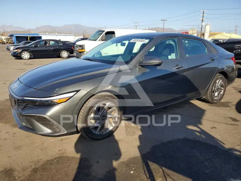 2024 Hyundai Elantra photo