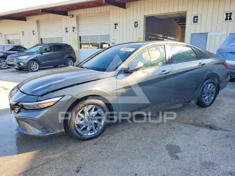 2024 Hyundai Elantra фото