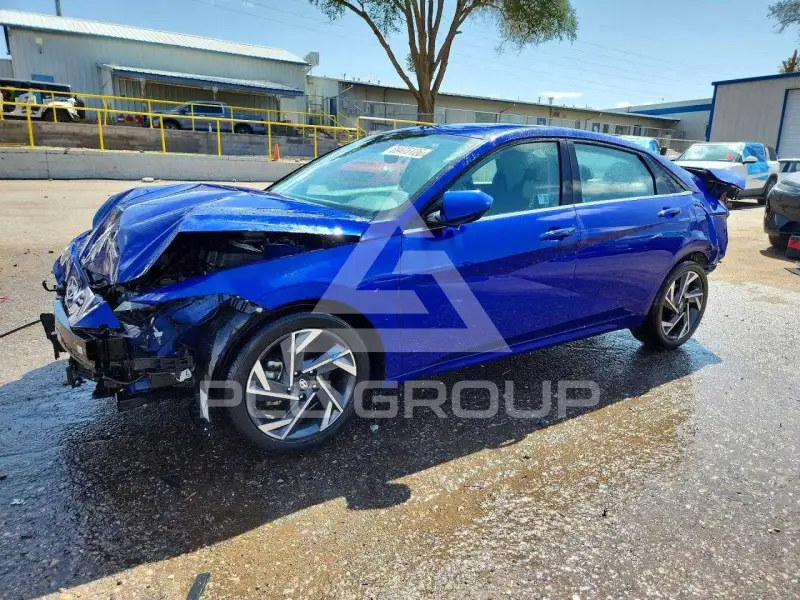 2024 Hyundai Elantra фото