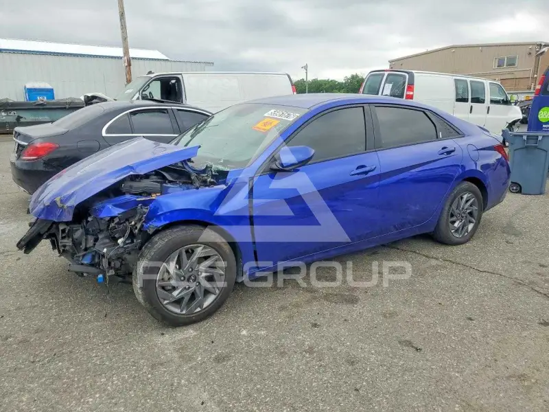 2024 Hyundai Elantra photo