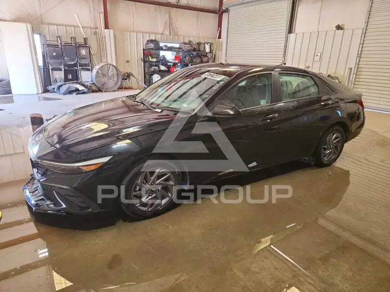 2024 Hyundai Elantra фото