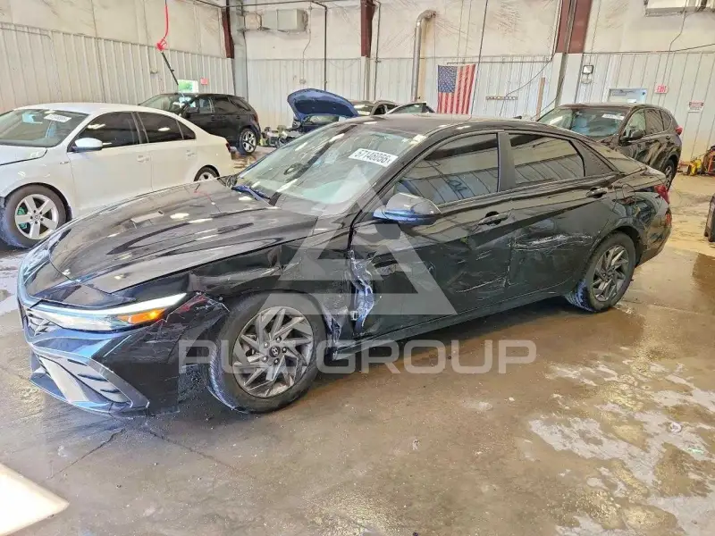 2024 Hyundai Elantra фото