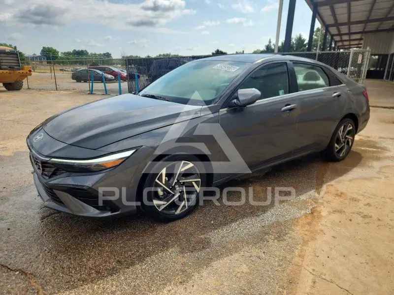 2024 Hyundai Elantra photo