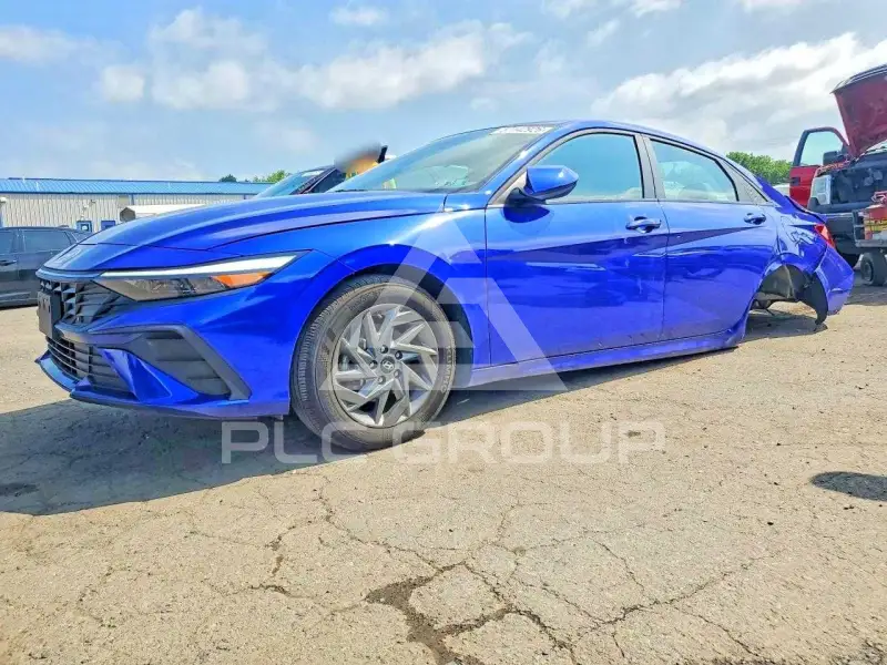 2024 Hyundai Elantra фото