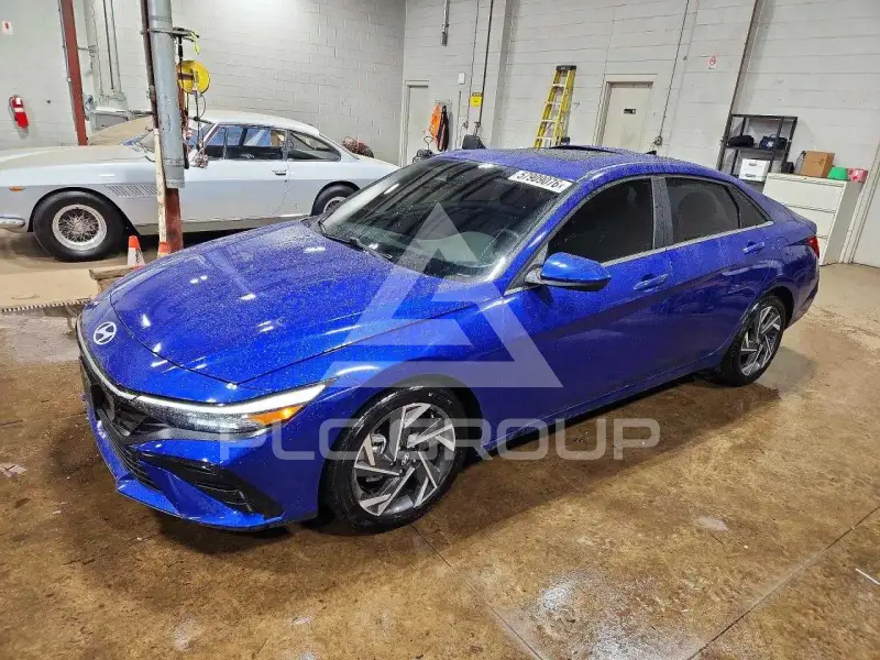 2024 Hyundai Elantra photo