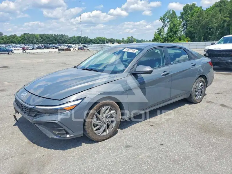 2024 Hyundai Elantra фото