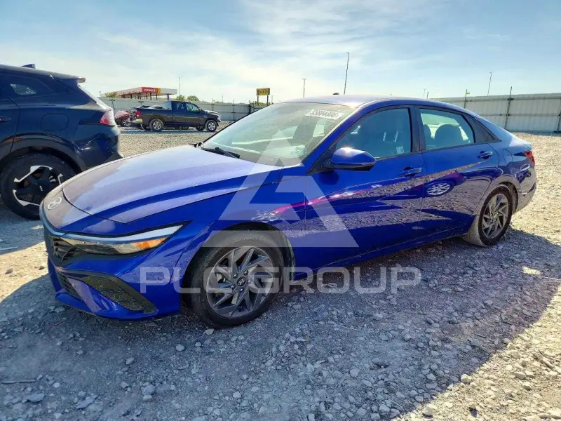2024 Hyundai Elantra photo