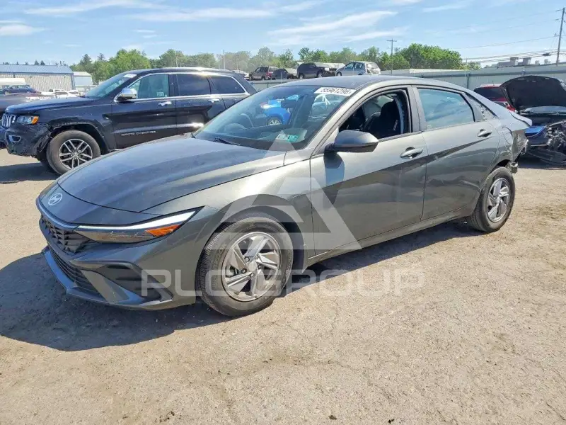 2024 Hyundai Elantra фото