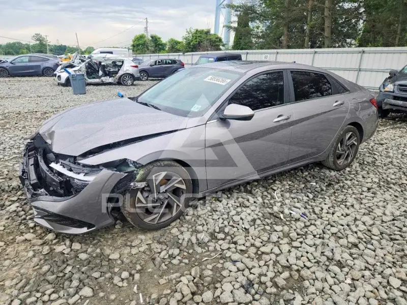 2024 Hyundai Elantra photo
