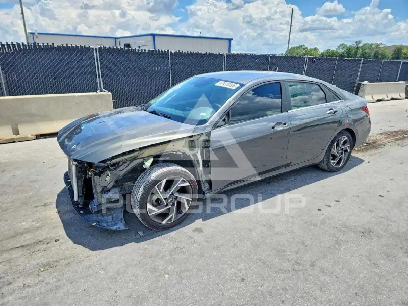2024 Hyundai Elantra фото